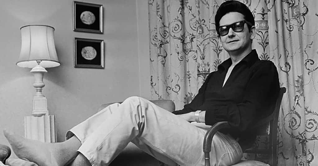 why did roy orbison wear glasses