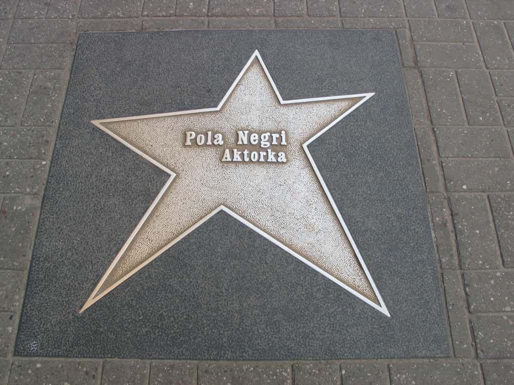 Pola Negri Facts