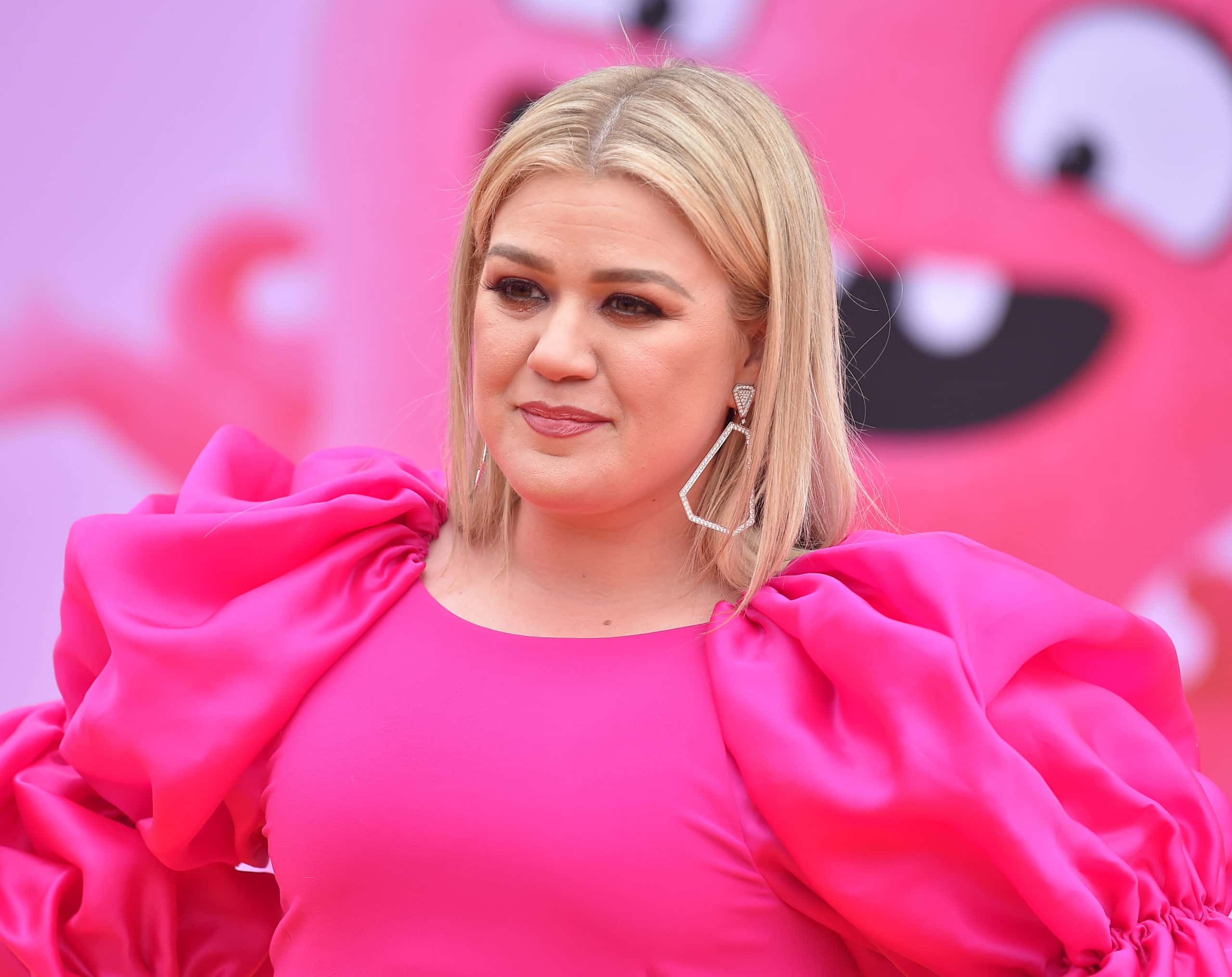 Kelly Clarkson Facts